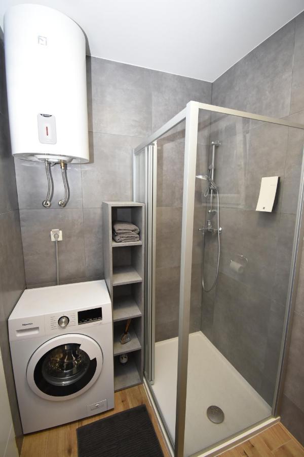 Apartman Bela Tisno Exterior foto